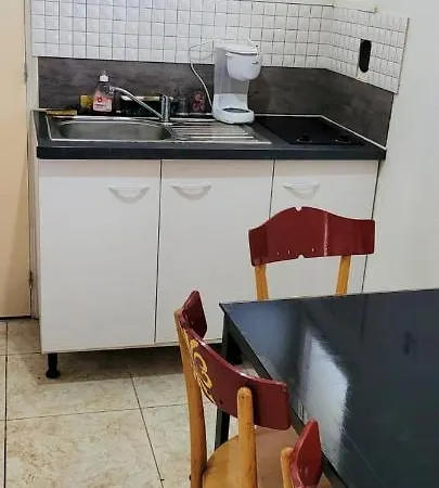 Appartement De 2 Chambres Avec Terrasse Amenagee A Dijon Apartment *
